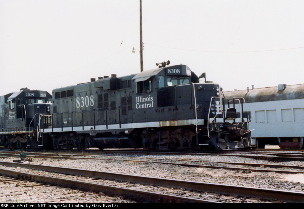 IC GP10 #8308 - Illinois Central